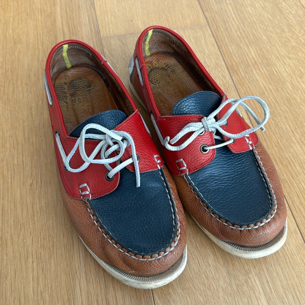 tri-color boat shoes (rare find)